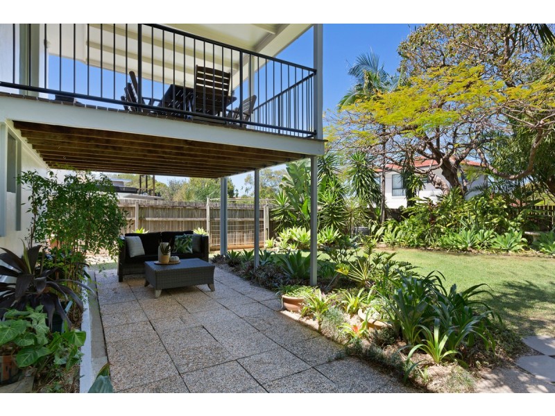 32 Menkira Street, Mansfield QLD 4122