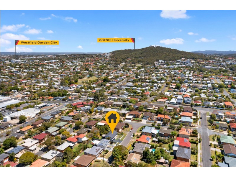 32 Menkira Street, Mansfield QLD 4122