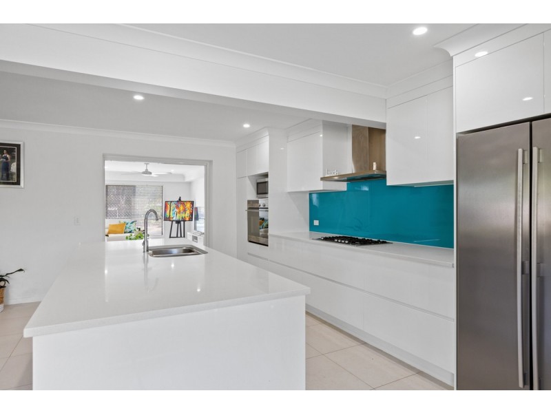 17 Hawk Parade, Thornlands QLD 4164