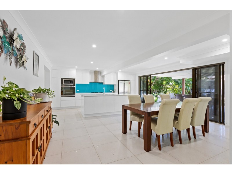 17 Hawk Parade, Thornlands QLD 4164