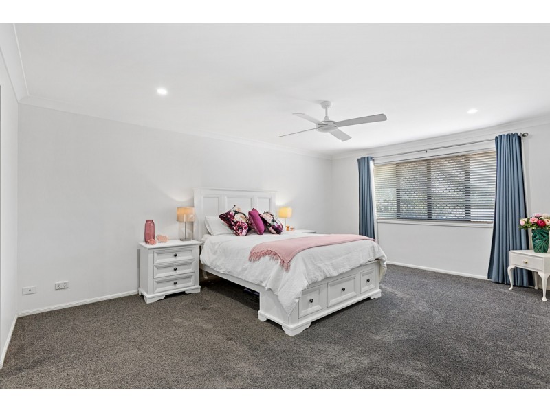 17 Hawk Parade, Thornlands QLD 4164