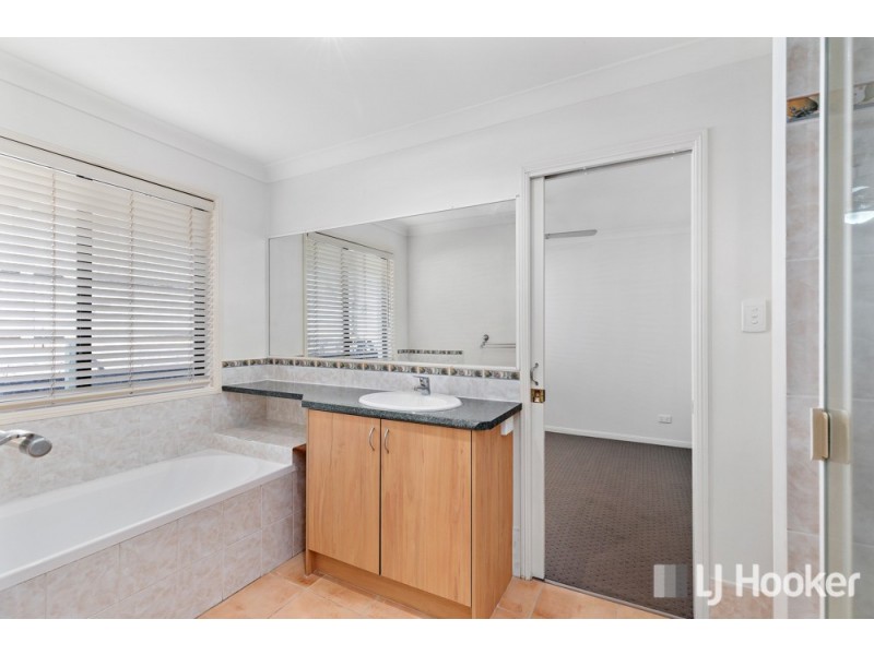 3 Mathison Court, Redland Bay QLD 4165