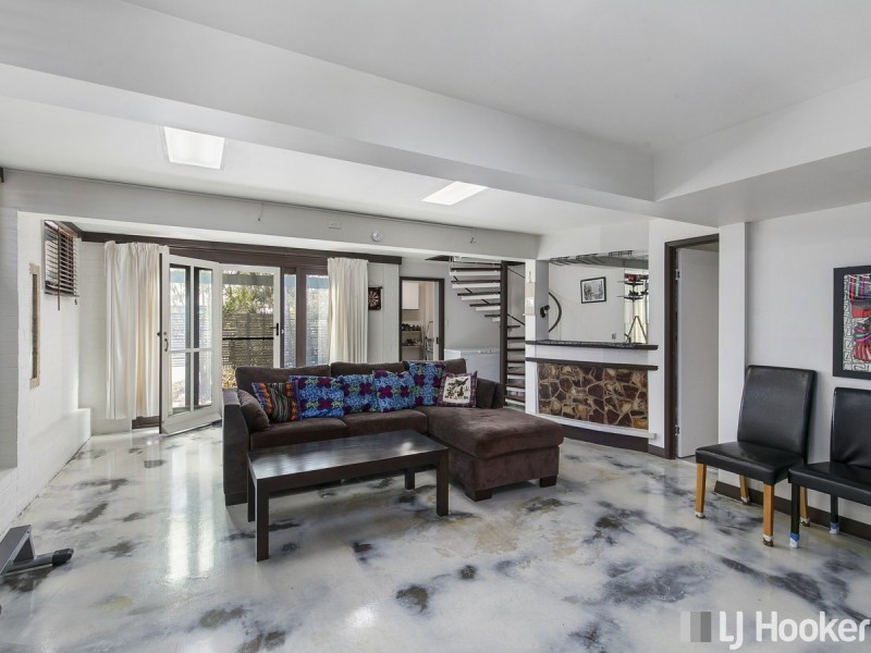 201 Beddoes Street, Holland Park QLD 4121