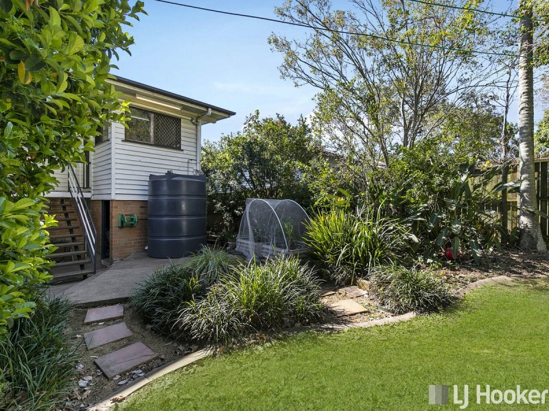201 Beddoes Street, Holland Park QLD 4121