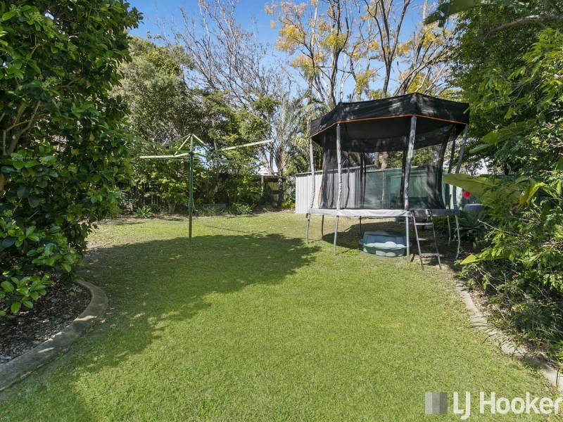 201 Beddoes Street, Holland Park QLD 4121