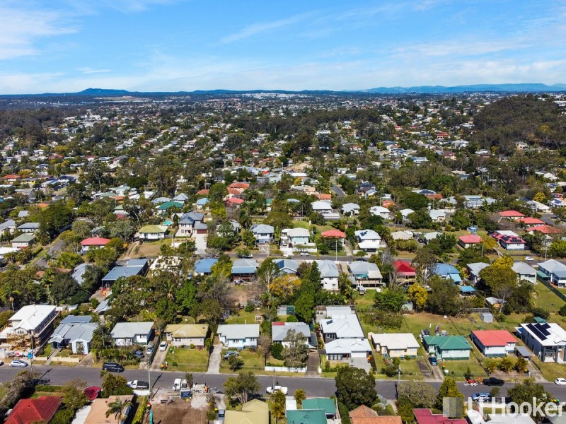 201 Beddoes Street, Holland Park QLD 4121