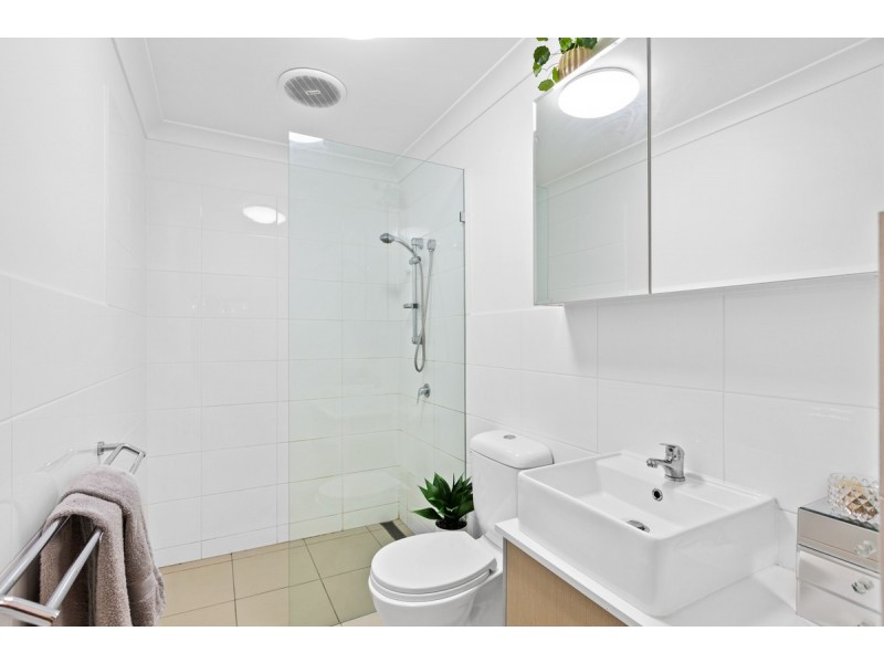 4/27 Pittwin Road North, Capalaba QLD 4157