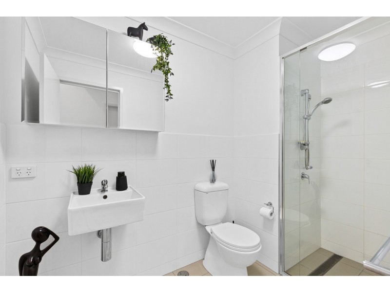 4/27 Pittwin Road North, Capalaba QLD 4157