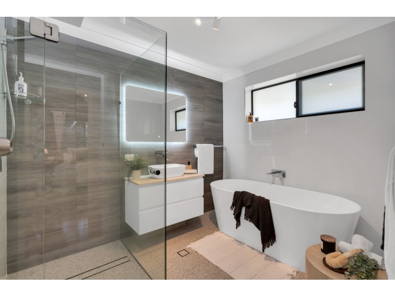 180 Manly Road, Manly West QLD 4179