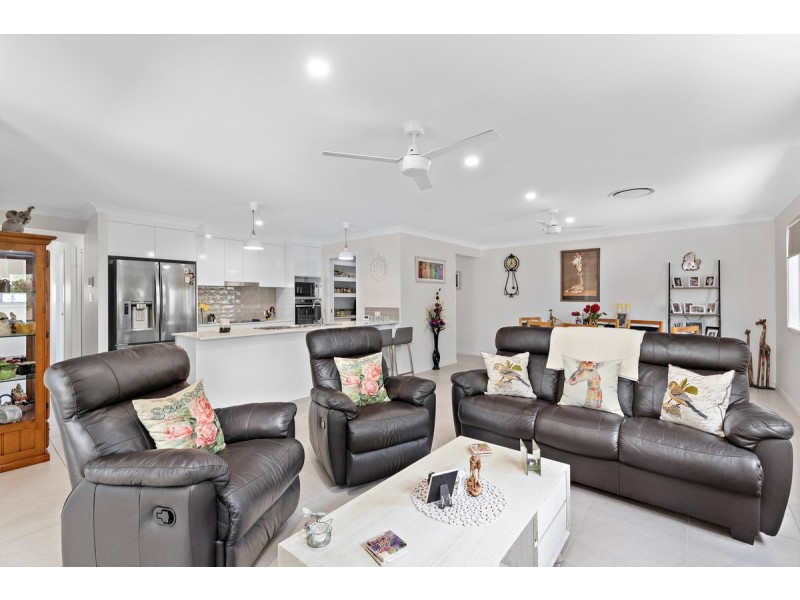 12 Lochie Drive, Redland Bay QLD 4165