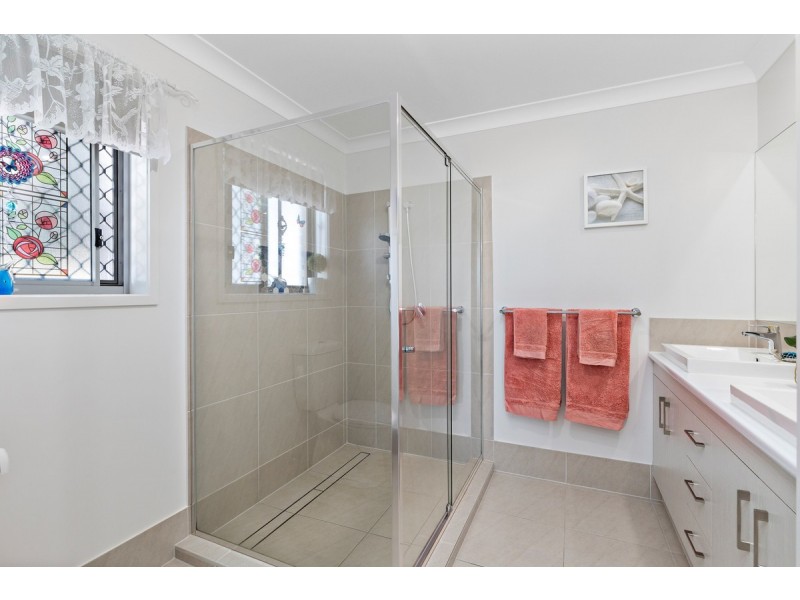 12 Lochie Drive, Redland Bay QLD 4165