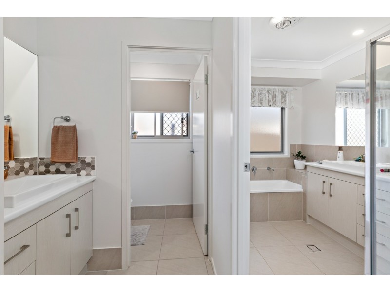 12 Lochie Drive, Redland Bay QLD 4165