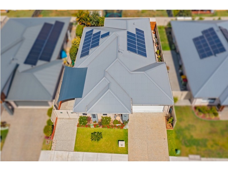 12 Lochie Drive, Redland Bay QLD 4165