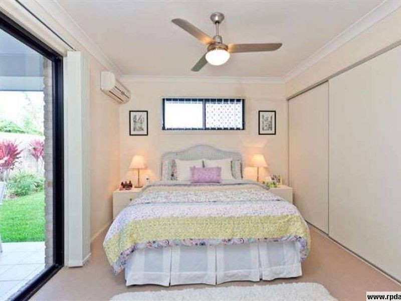 1/2 Sam Place, Thornlands QLD 4164