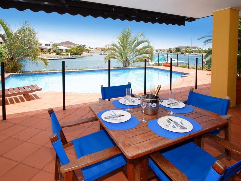 12 Beaufort Court, Raby Bay QLD 4163