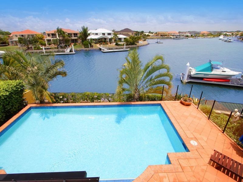 12 Beaufort Court, Raby Bay QLD 4163