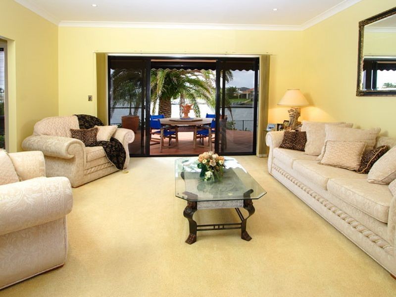 12 Beaufort Court, Raby Bay QLD 4163