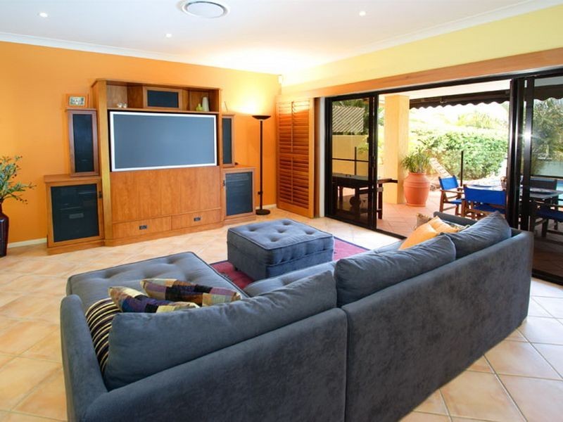 12 Beaufort Court, Raby Bay QLD 4163