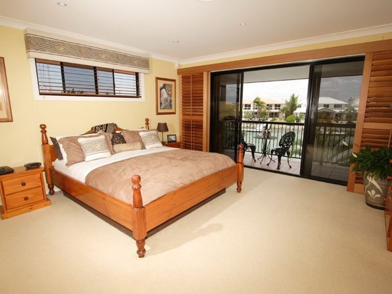 12 Beaufort Court, Raby Bay QLD 4163