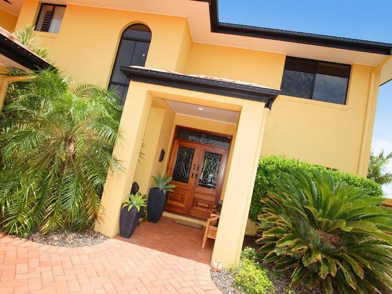 12 Beaufort Court, Raby Bay QLD 4163