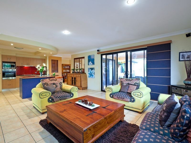 13 Mallan Terrace, Birkdale QLD 4159