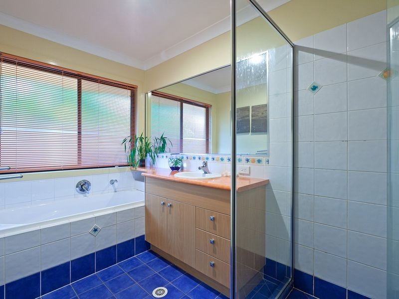 13 Mallan Terrace, Birkdale QLD 4159