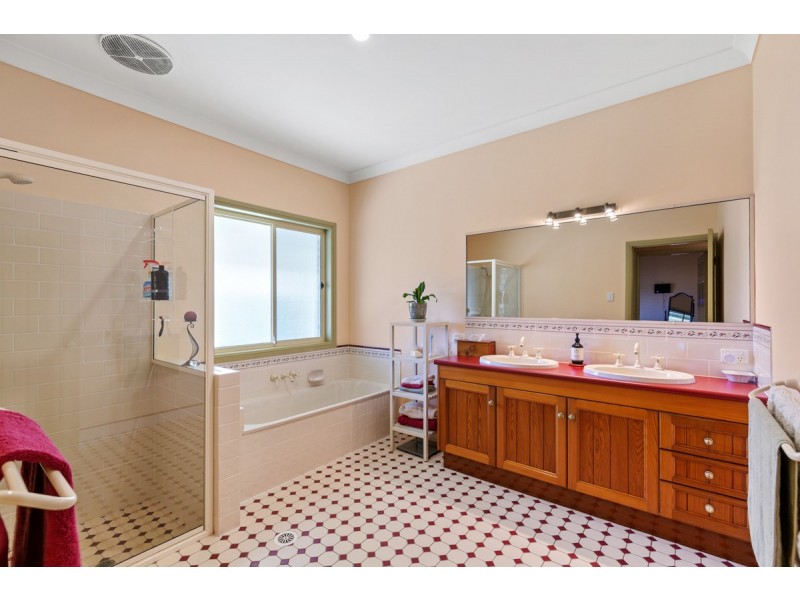17 Flamingo Crescent, Thornlands QLD 4164