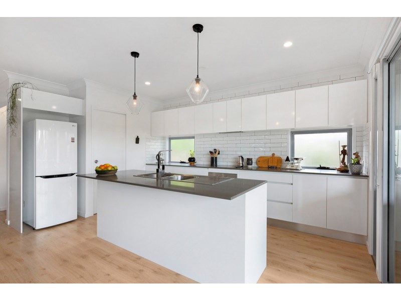 23a Magnetic Place, Redland Bay QLD 4165