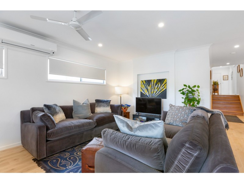 23a Magnetic Place, Redland Bay QLD 4165