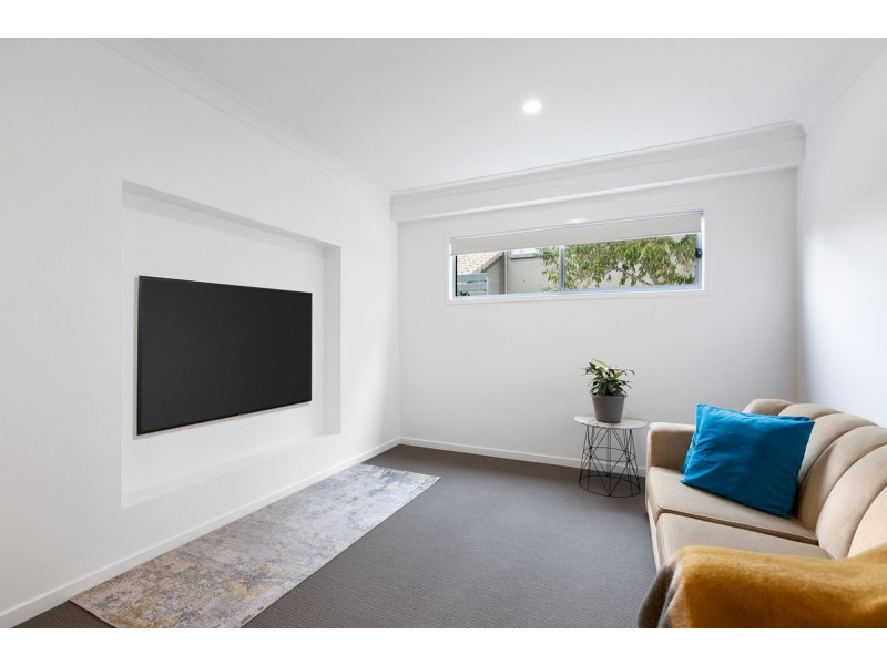 23a Magnetic Place, Redland Bay QLD 4165