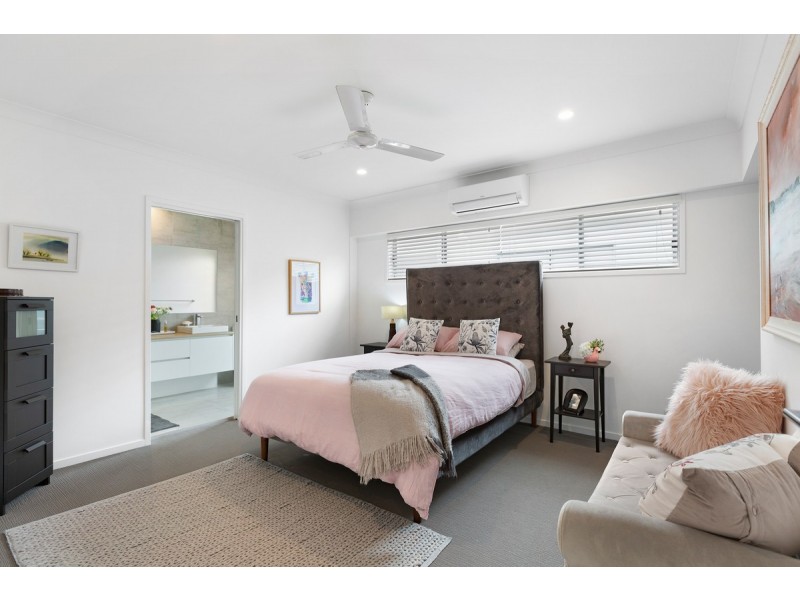 23a Magnetic Place, Redland Bay QLD 4165