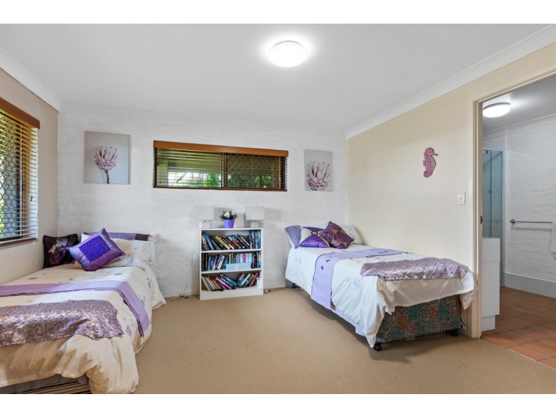 4 Yarran Street, Victoria Point QLD 4165