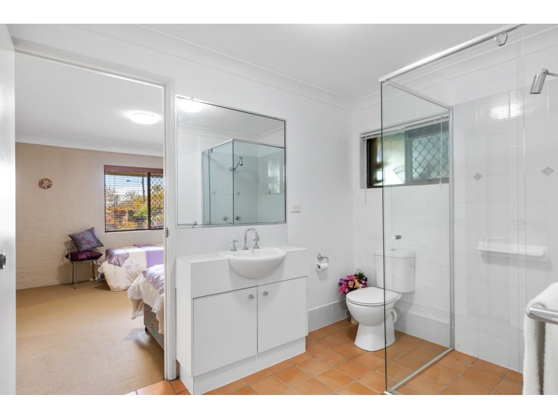 4 Yarran Street, Victoria Point QLD 4165