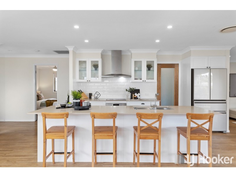 28 Birdwood Road, Birkdale QLD 4159