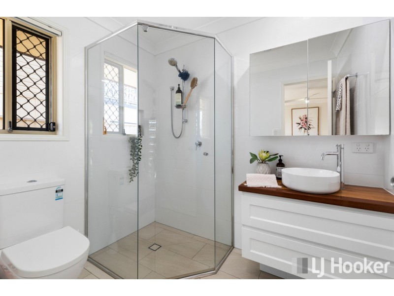 28 Birdwood Road, Birkdale QLD 4159