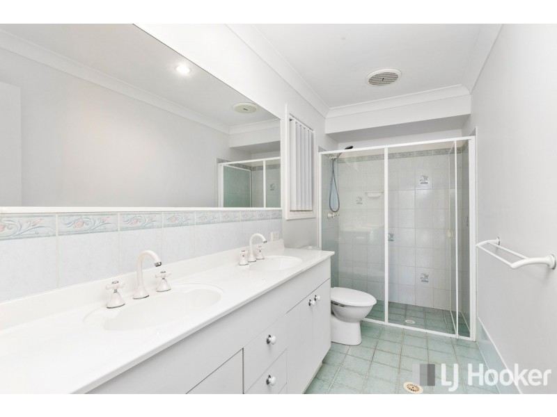 18 Roger Court, Redland Bay QLD 4165