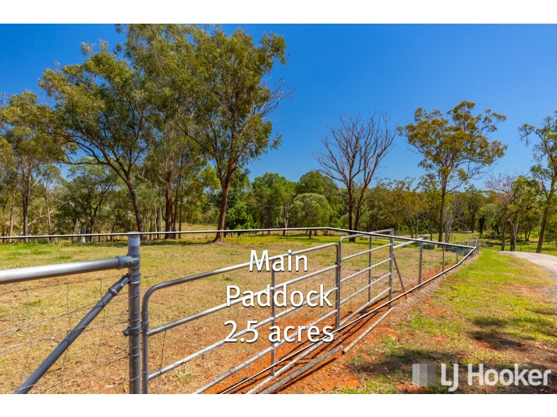 62 Giles Road, Redland Bay QLD 4165