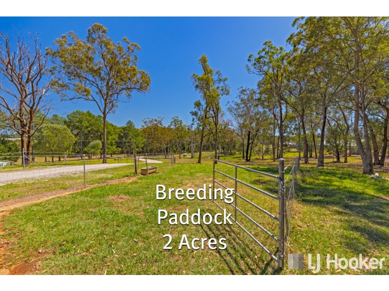 62 Giles Road, Redland Bay QLD 4165