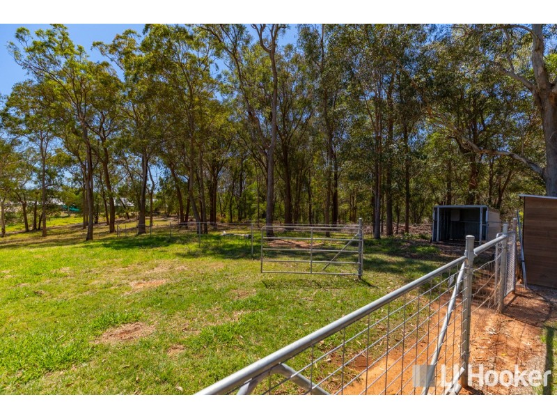 62 Giles Road, Redland Bay QLD 4165