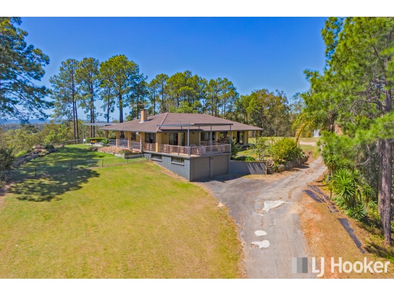 62 Giles Road, Redland Bay QLD 4165