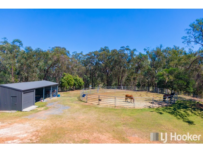62 Giles Road, Redland Bay QLD 4165
