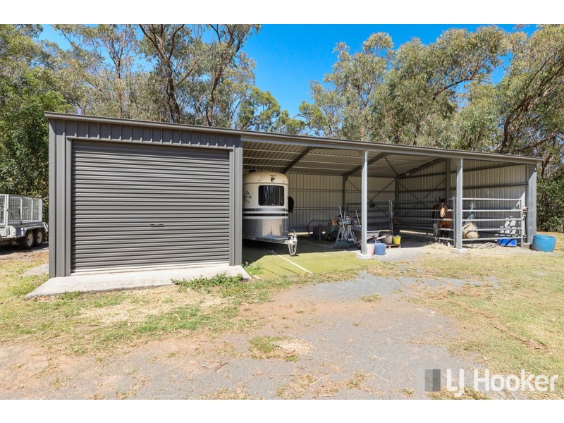 62 Giles Road, Redland Bay QLD 4165