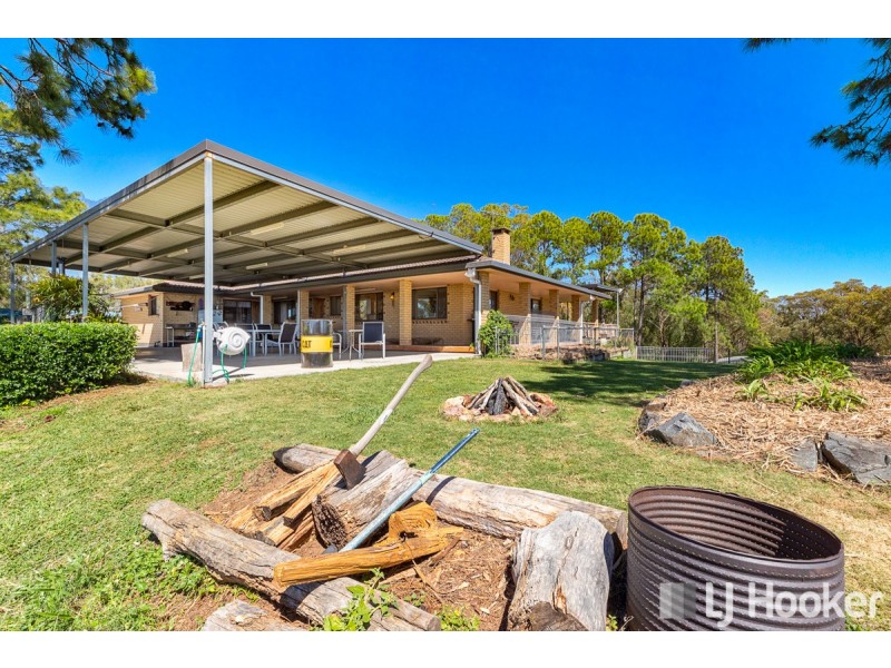 62 Giles Road, Redland Bay QLD 4165