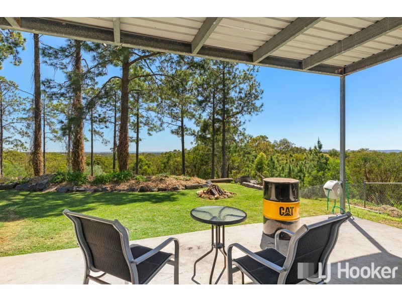 62 Giles Road, Redland Bay QLD 4165