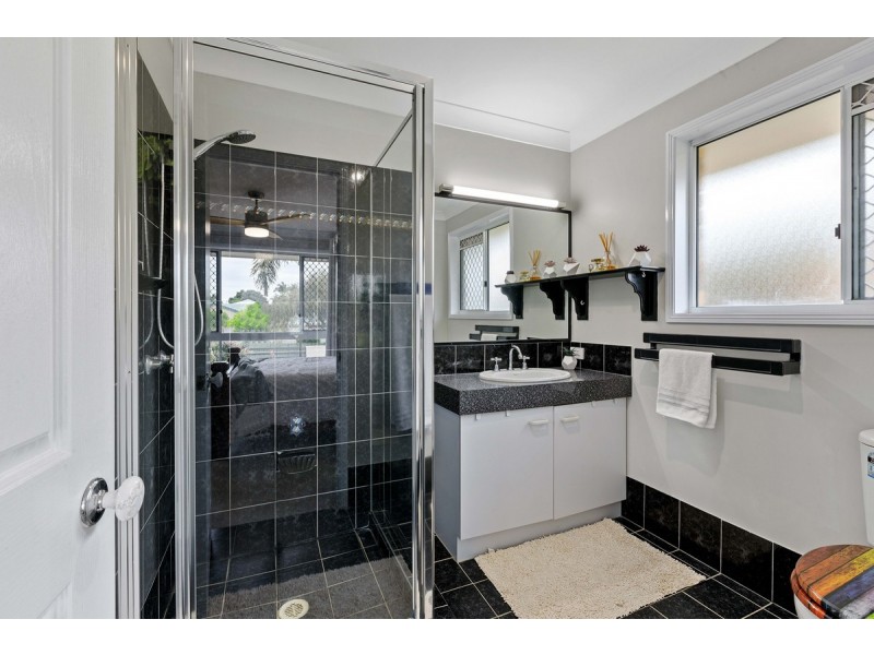 33 Gardenia Drive, Birkdale QLD 4159