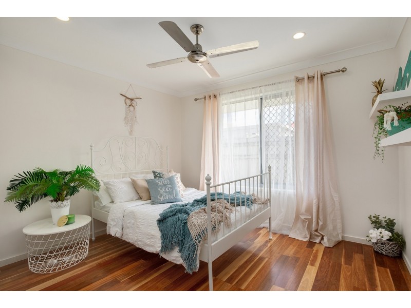 9 Magnetic Place, Redland Bay QLD 4165