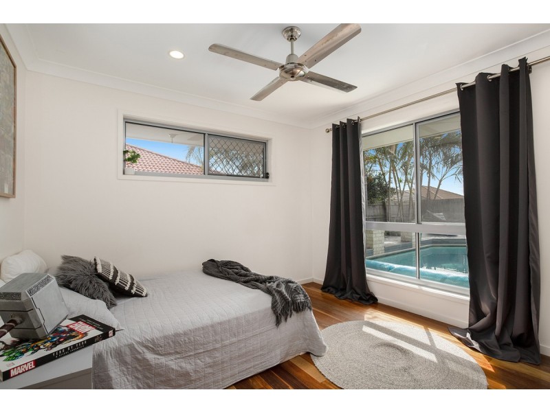 9 Magnetic Place, Redland Bay QLD 4165