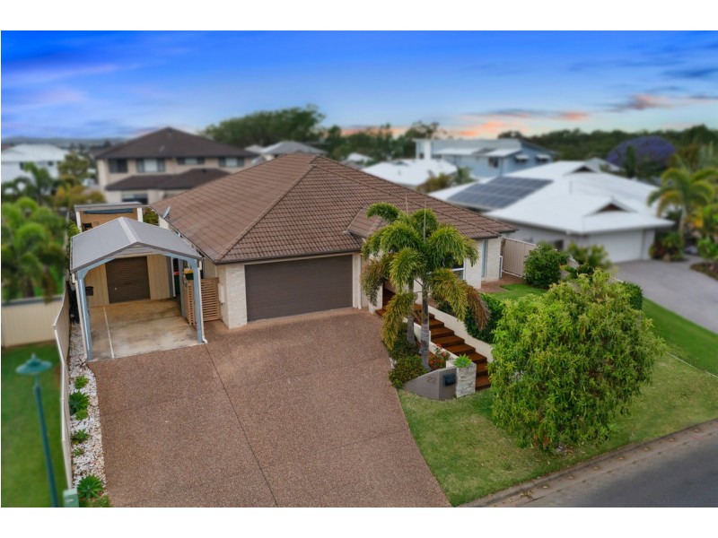 22 Magnetic Place, Redland Bay QLD 4165
