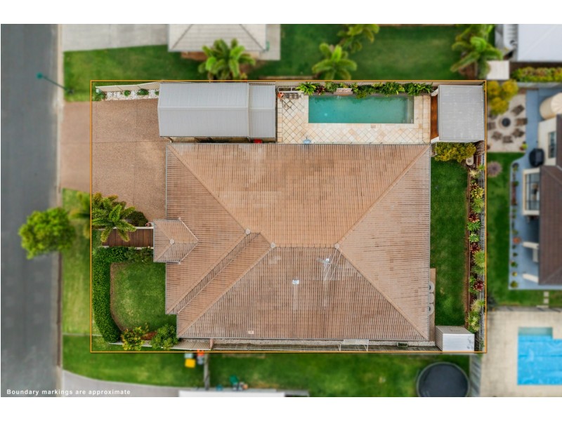 22 Magnetic Place, Redland Bay QLD 4165