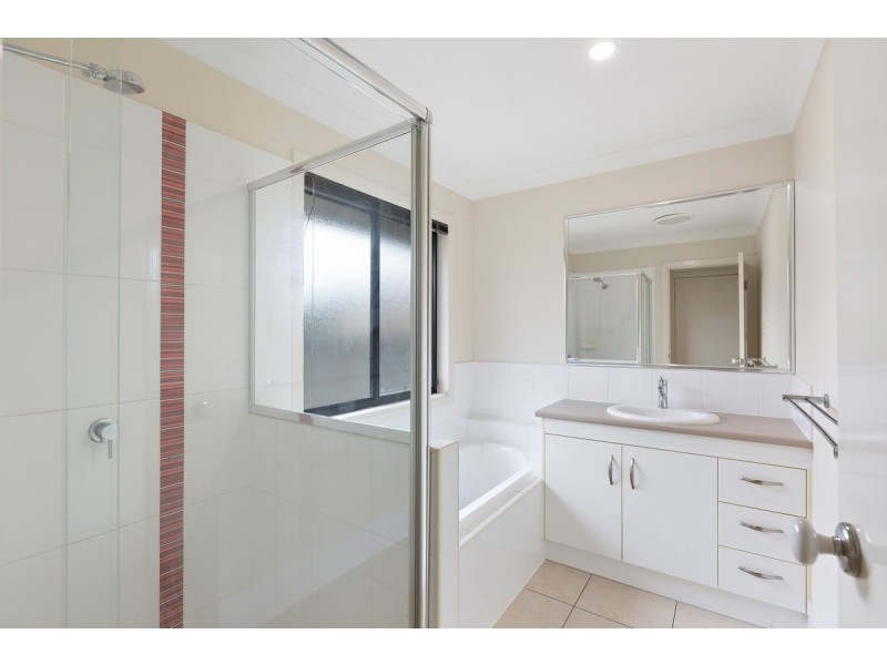 10 Lizard Place, Redland Bay QLD 4165